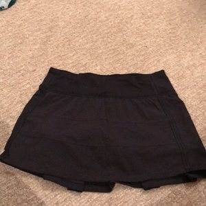 Lululemon plain black skirt